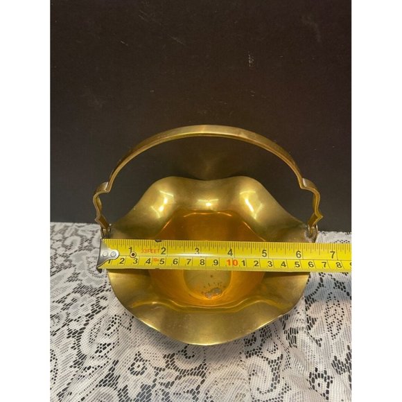 Vintage Brass Basket Swivel Handle Scalloped Rim Pedestal Basket MCM - Picture 2 of 5